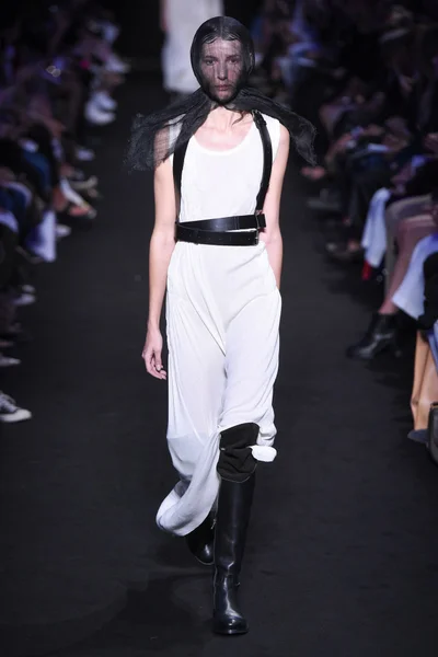 Look 7